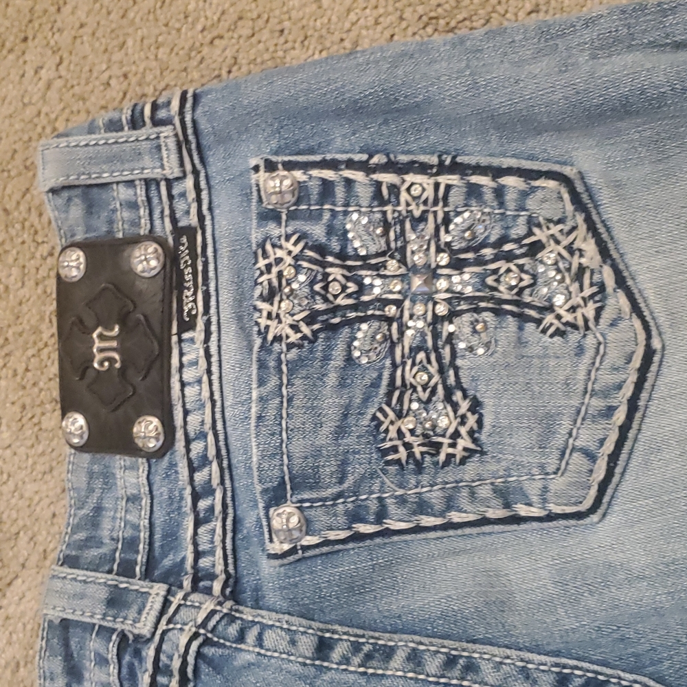 Miss Me Size 27 Capris